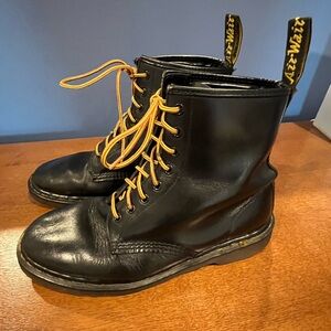 Vintage Doc Marten Boots M 11